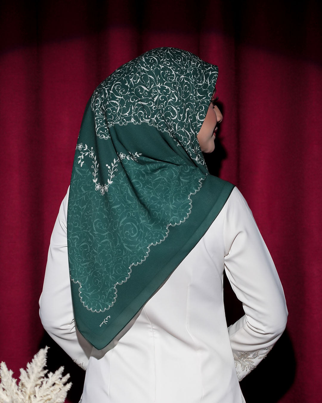 DARK GREEN