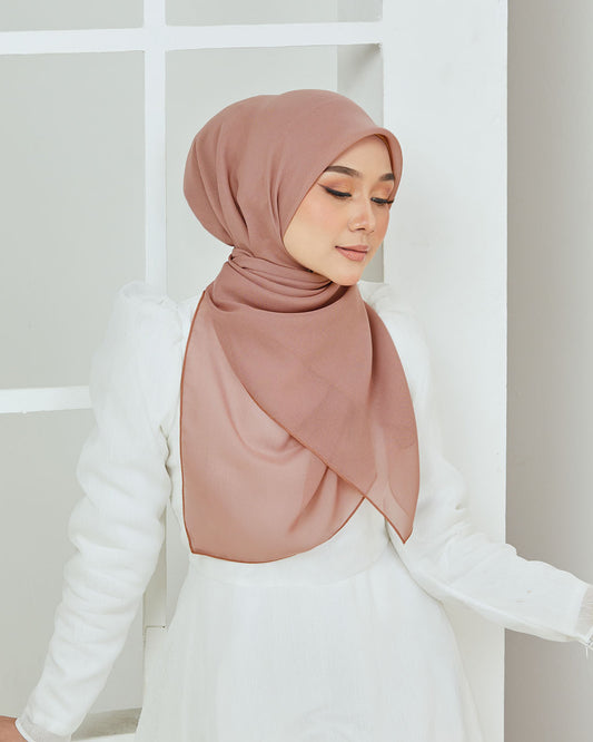 BLUSH BROWN