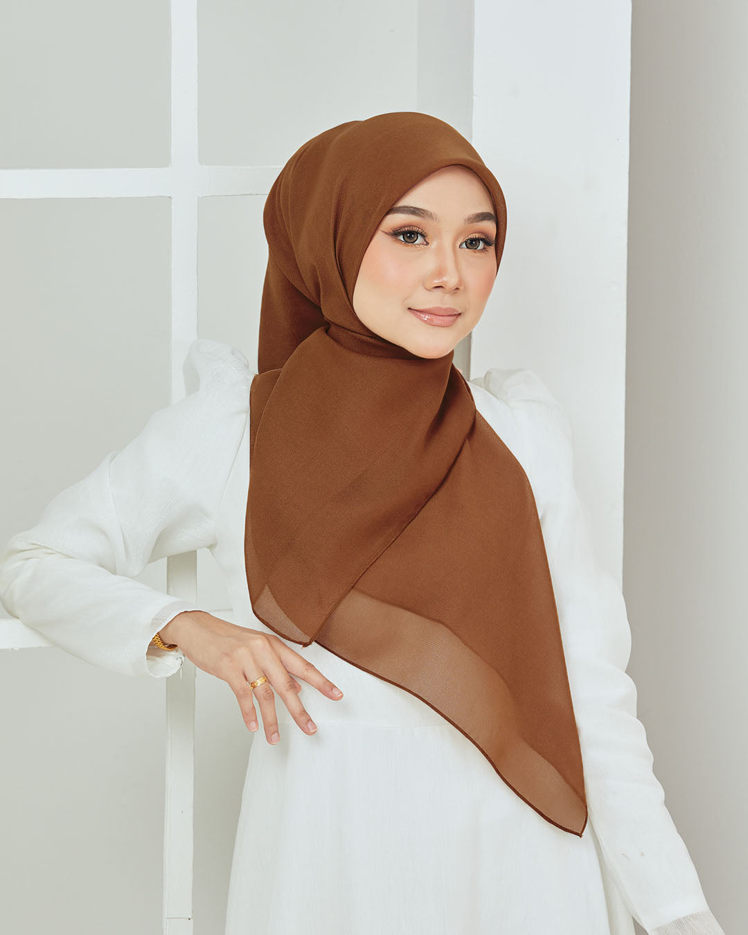 BRICK BROWN