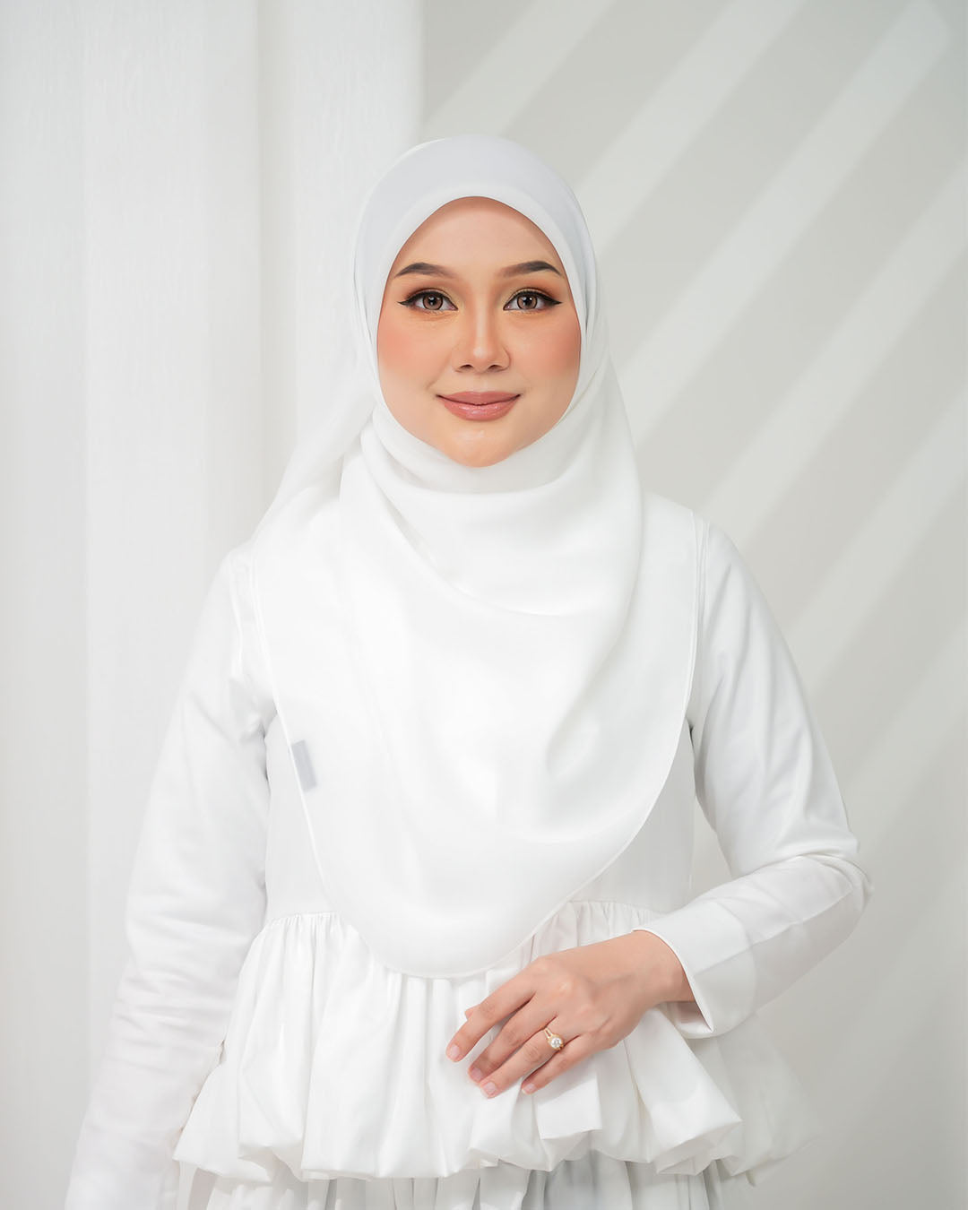 PURE WHITE