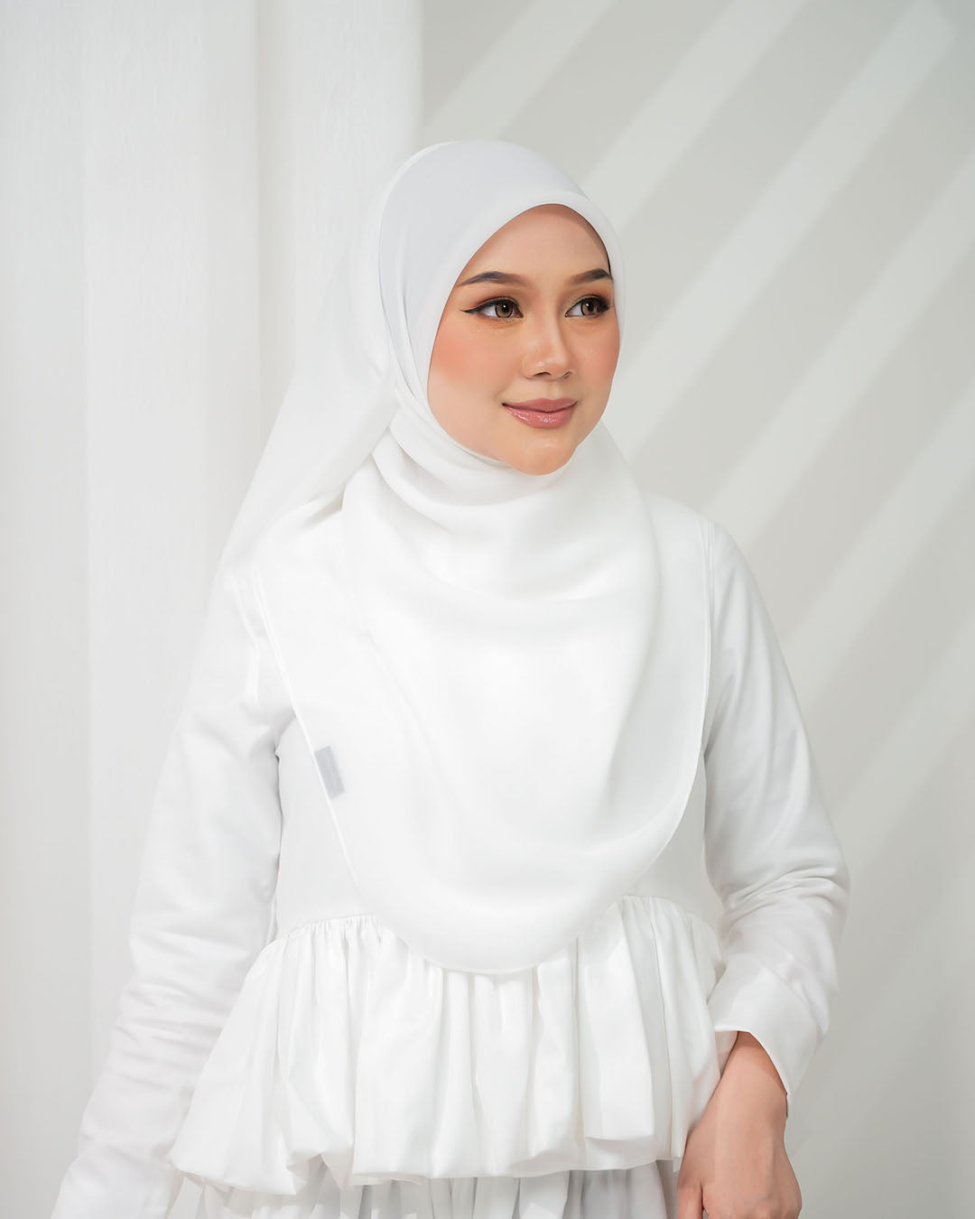 PURE WHITE